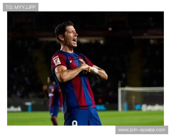 巴萨莱万脚后跟妙射成为全场最惊艳镜头